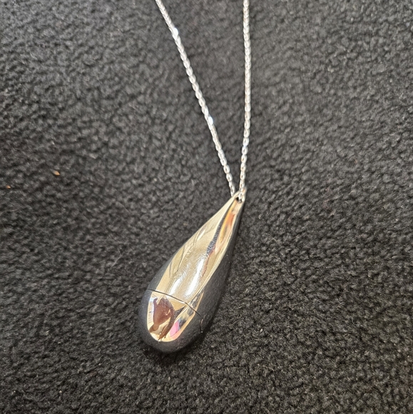 Caroline Neron necklace with secret compartment - paper is unused - Picture 2 of 5